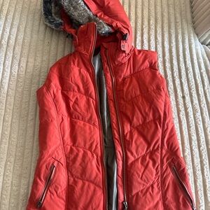 Women's Quilted vest with Faux Fur Hood